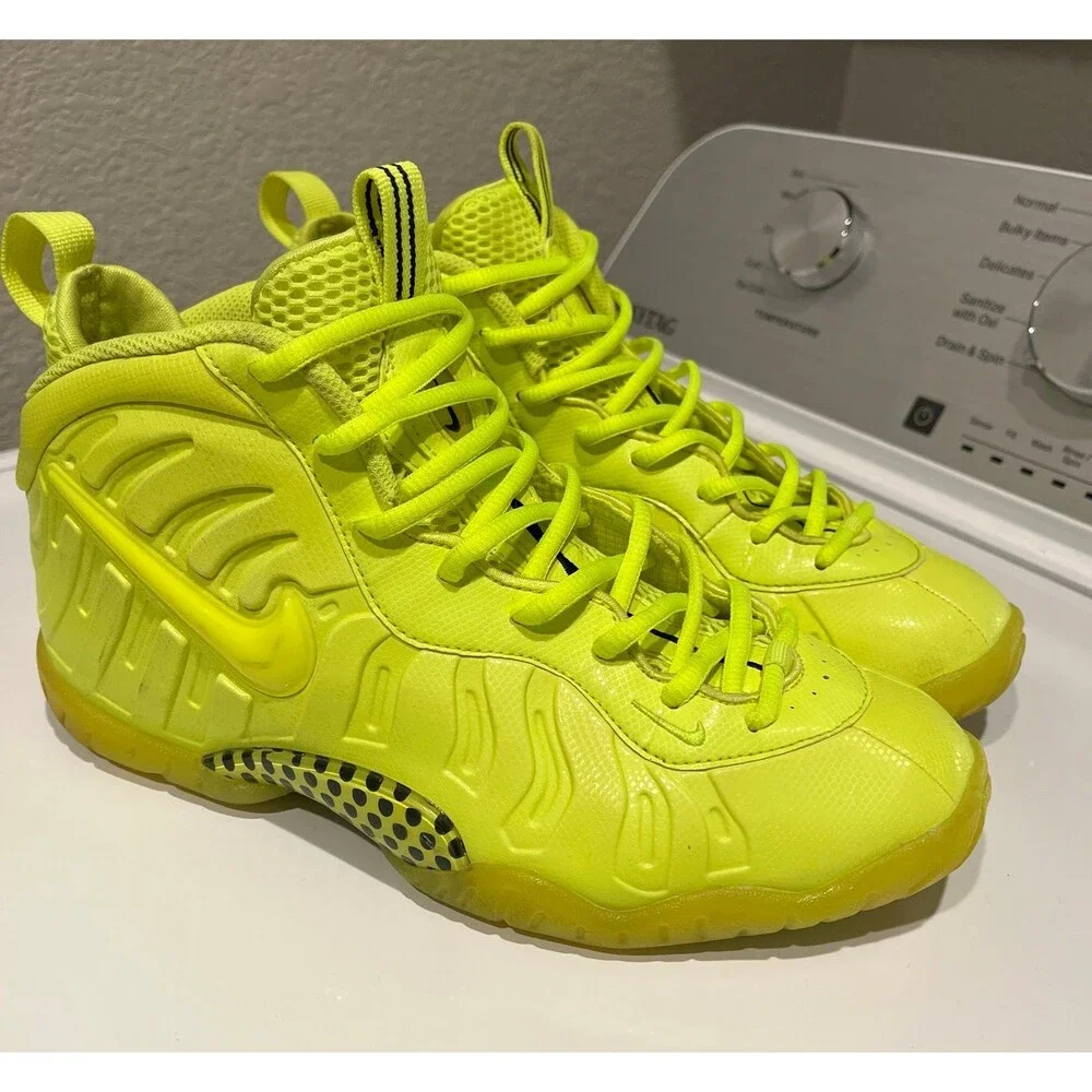 Nike Air Foamposite Pro Volt Neon Basketball Shoes Youth 7Y Pre-Owned